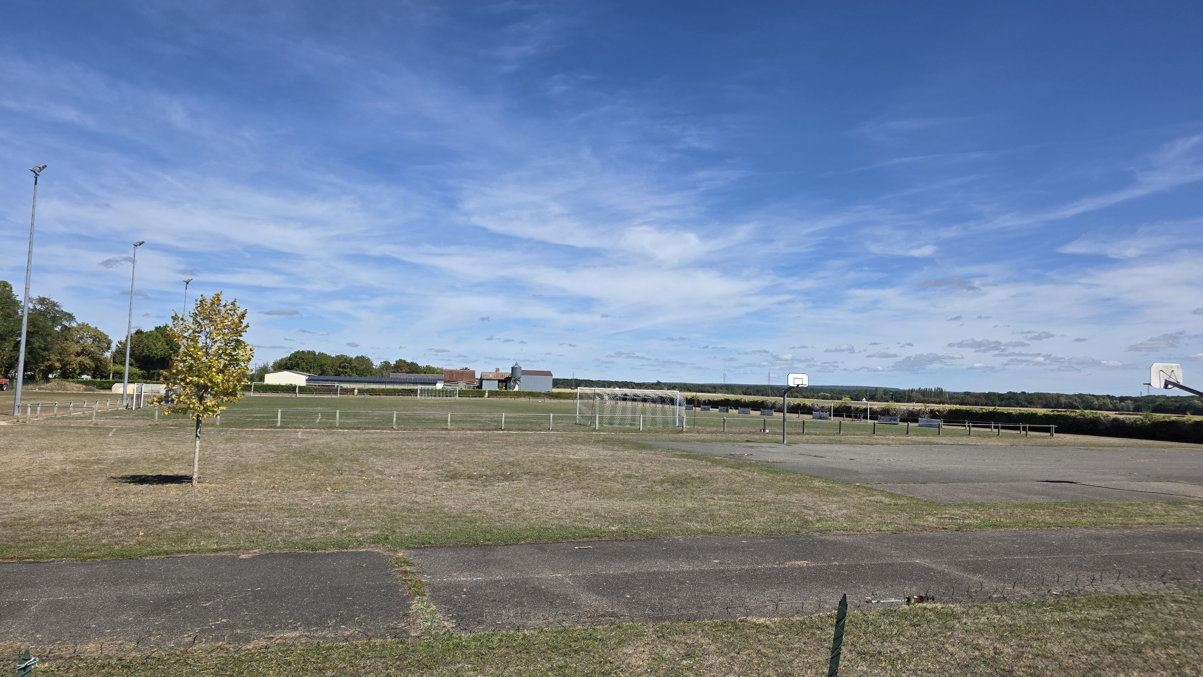 Équipements sportifs d’Allouis — football