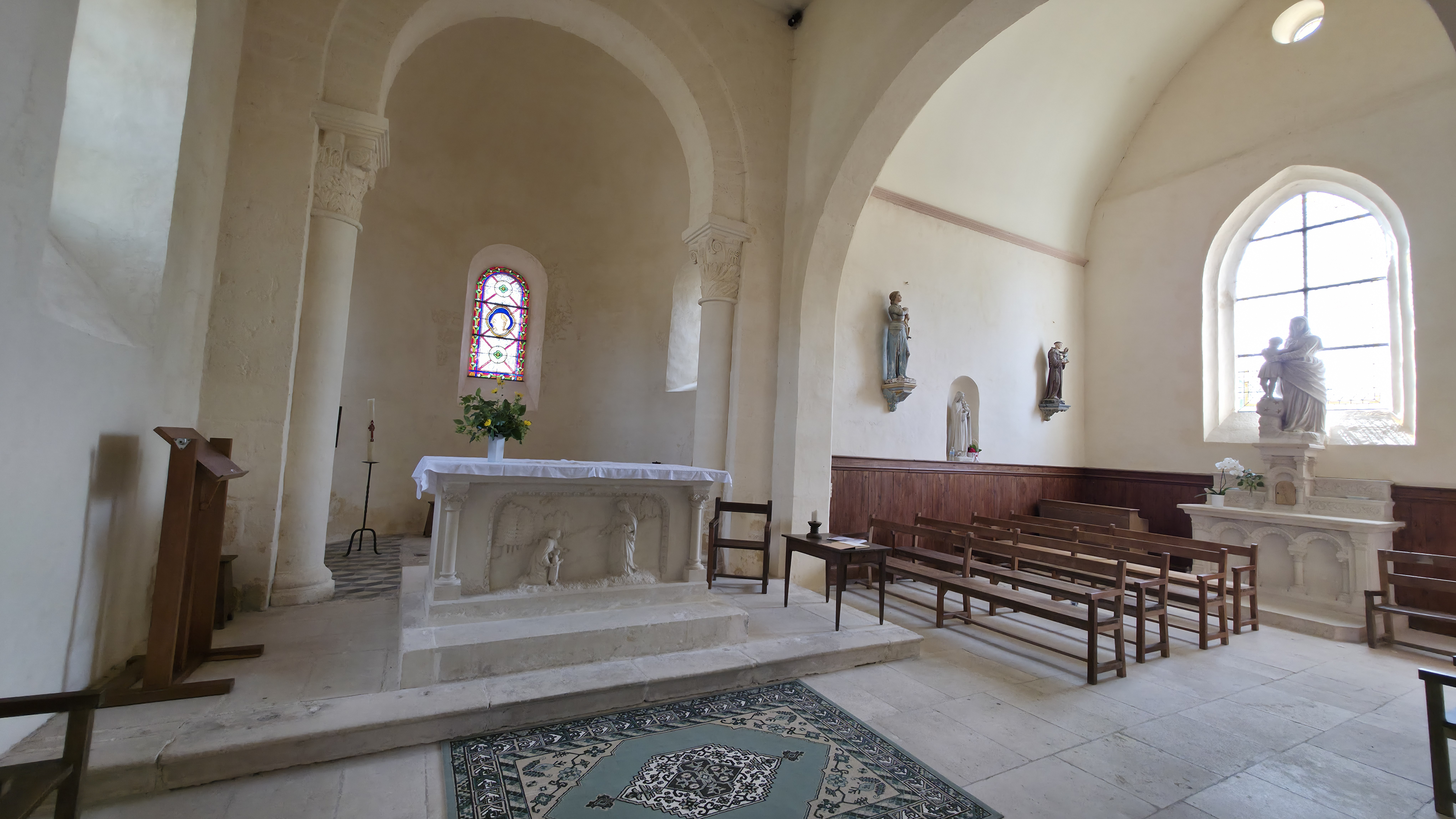 Intérieur de l’église d’Allouis